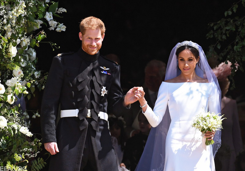 Нашумевшая свадьба принца Гарри и Меган Маркл: от церемонии до вечеринки в тапочках
