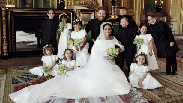 Нашумевшая свадьба принца Гарри и Меган Маркл: от церемонии до вечеринки в тапочках