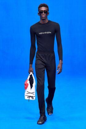 Мужская кожаная сумка Hello Kitty белого цвета от Balenciaga на Парижской неделе моды SS2020