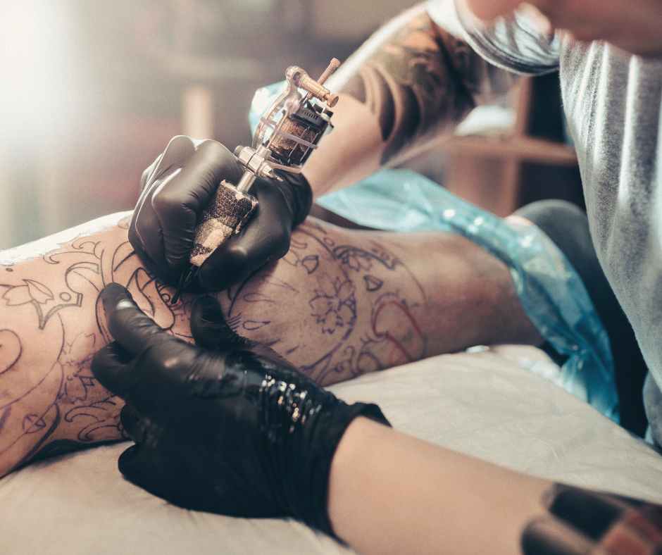 Топ-8 мест, на которые больнее всего наносить татуировку